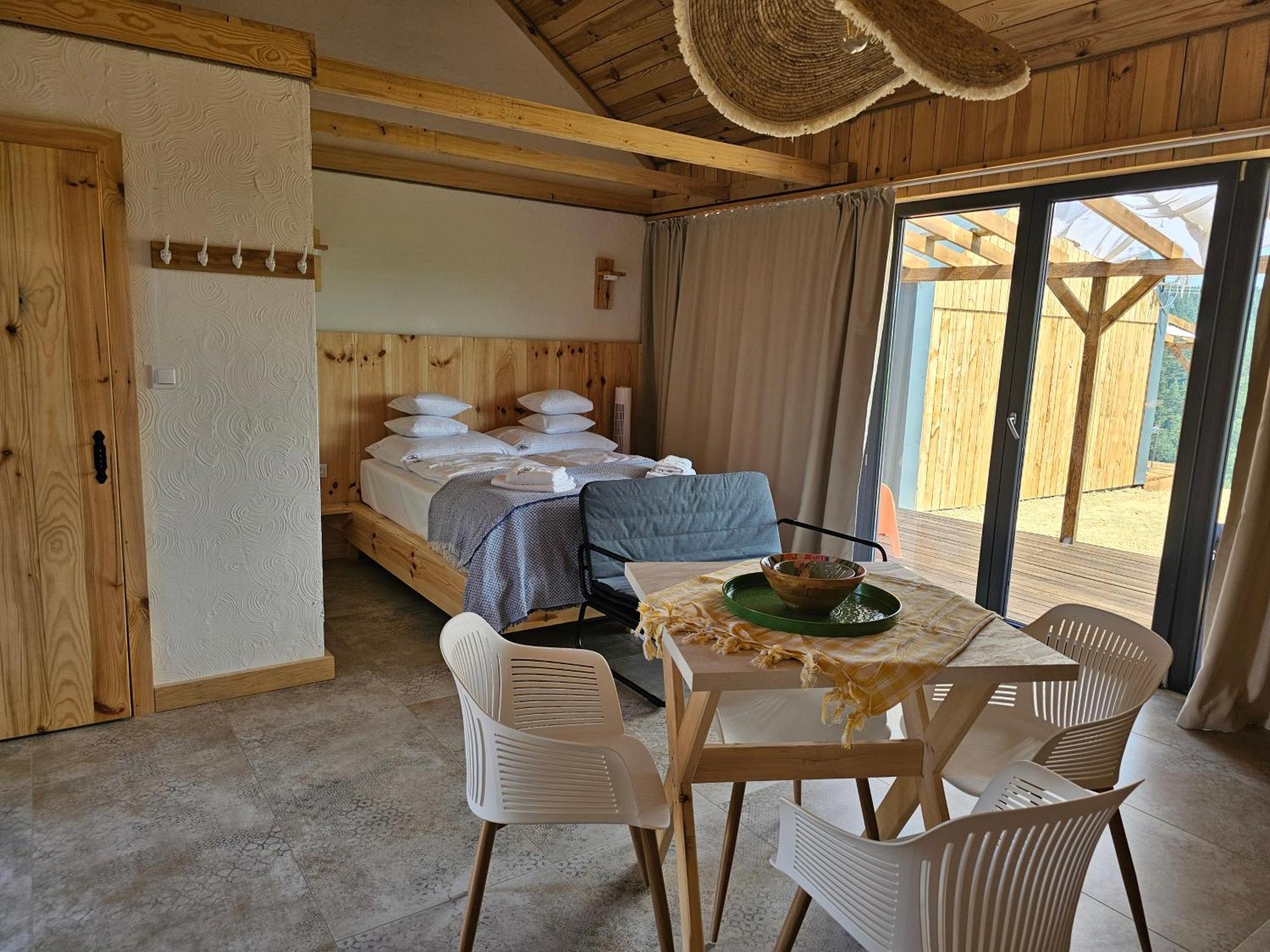 Chata W Bieszczadzie Apartamenty I Domki Z Basenem Bieszczady Polańczyk Exterior foto